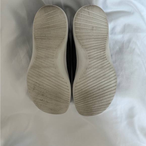 Women’s dark blue Allbirds sneakers - Picture 7 of 7